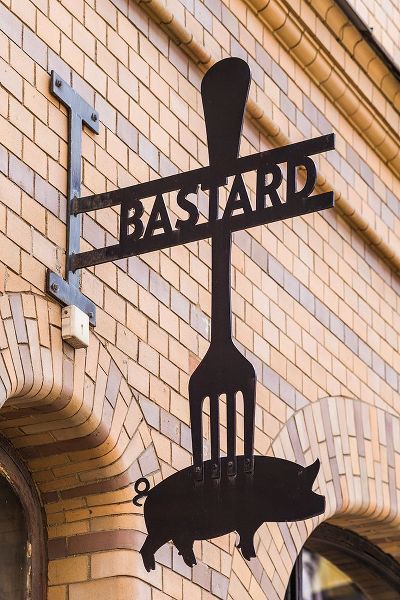 Bibikow, Walter 아티스트의 Sweden-Scania-Malmo-Lilla Torg square area-sign for the Bastard Restaurant작품입니다.